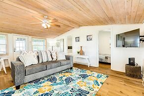 Cute Beach Bungalow Walk to the Beach