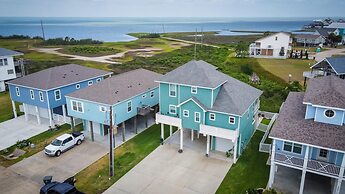 Great bay Views and a Pool in Isla Del Sol