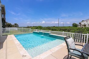 Great bay Views and a Pool in Isla Del Sol