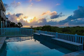 Great bay Views and a Pool in Isla Del Sol