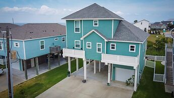 Great bay Views and a Pool in Isla Del Sol