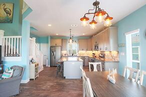 Great bay Views and a Pool in Isla Del Sol