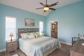 Great bay Views and a Pool in Isla Del Sol