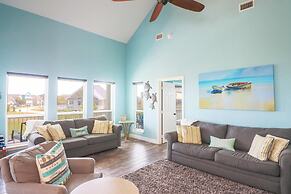 Great bay Views and a Pool in Isla Del Sol