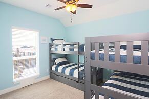 Great bay Views and a Pool in Isla Del Sol