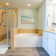 Stunning Views Beach Club 2 Pools and Amenities