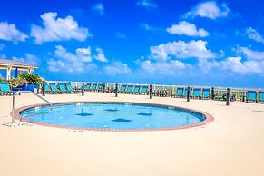 Stunning Views Beach Club 2 Pools and Amenities