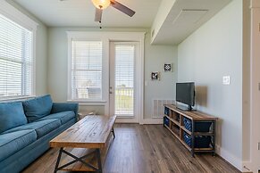 Stunning Views Beach Club 2 Pools and Amenities