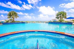 Stunning Views Beach Club 2 Pools and Amenities