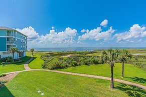 Stunning Views Beach Club 2 Pools and Amenities