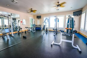 Stunning Views Beach Club 2 Pools and Amenities