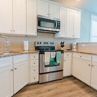 Stunning Views Beach Club 2 Pools and Amenities