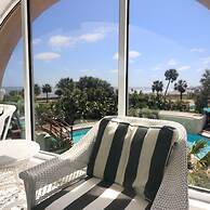 Beachfront Laid Back and Luxurious Diamond Beach Condo