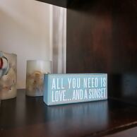 Beachfront Laid Back and Luxurious Diamond Beach Condo