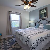 One-of-a-kind Home Near Moody Gardens and Bayou - Cute Cozy as can be