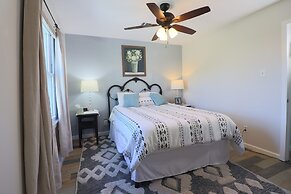 One-of-a-kind Home Near Moody Gardens and Bayou - Cute Cozy as can be