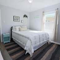 One-of-a-kind Home Near Moody Gardens and Bayou - Cute Cozy as can be