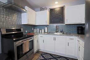 One-of-a-kind Home Near Moody Gardens and Bayou - Cute Cozy as can be