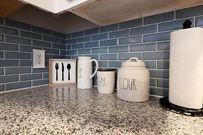 One-of-a-kind Home Near Moody Gardens and Bayou - Cute Cozy as can be