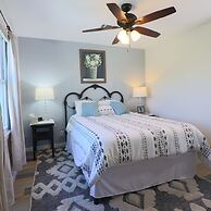 One-of-a-kind Home Near Moody Gardens and Bayou - Cute Cozy as can be