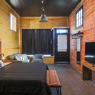 Restored Historic Loft - 3 Mins to the Beach