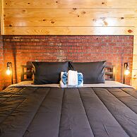 Restored Historic Loft - 3 Mins to the Beach