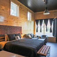 Restored Historic Loft - 3 Mins to the Beach