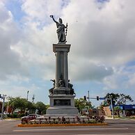 Restored Historic Loft - 3 Mins to the Beach