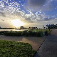 Stunning Sunsets Steps From Pool Lazy River Ocean Bay Views