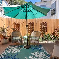 Vibrant Bungalow 2 Minutes to the Beach