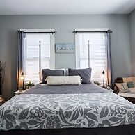 Vibrant Bungalow 2 Minutes to the Beach