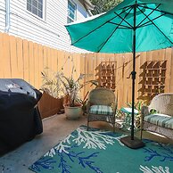 Vibrant Bungalow 2 Minutes to the Beach