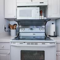 2nd Row Beach Home Ocean Views Old School Vibes - 1 min Walk to Sunny 