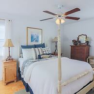 2nd Row Beach Home Ocean Views Old School Vibes - 1 min Walk to Sunny 