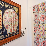 2nd Row Beach Home Ocean Views Old School Vibes - 1 min Walk to Sunny 