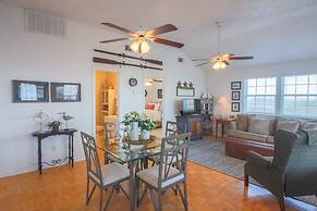 2nd Row Beach Home Ocean Views Old School Vibes - 1 min Walk to Sunny 