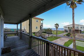 2nd Row Beach Home Ocean Views Old School Vibes - 1 min Walk to Sunny 