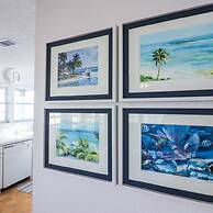 2nd Row Beach Home Ocean Views Old School Vibes - 1 min Walk to Sunny 