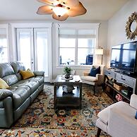 Resort Living on the Bay 2 bed 2 Bath Gorgeous Views Heated Infinity P