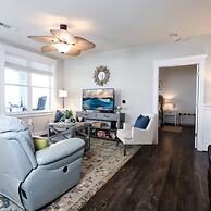 Resort Living on the Bay 2 bed 2 Bath Gorgeous Views Heated Infinity P