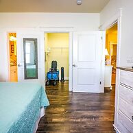 Resort Living on the Bay 2 bed 2 Bath Gorgeous Views Heated Infinity P