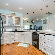 Serenity By the Sea - Great Views in Treasure Island