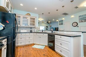 Serenity By the Sea - Great Views in Treasure Island