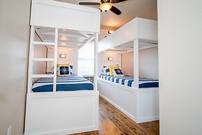 Serenity By the Sea - Great Views in Treasure Island