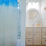 Serenity By the Sea - Great Views in Treasure Island