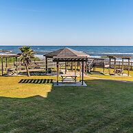 Great Views Heated Pools Hot Tubs Easy Beach Access