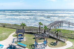 Steps to Pool and Beach Amazing Views From Two Balconies