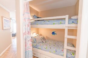 Steps to Pool and Beach Amazing Views From Two Balconies