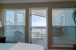 Steps to Pool and Beach Amazing Views From Two Balconies