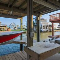 Come Stay - and Sail Away - at This Lovely Canal Home